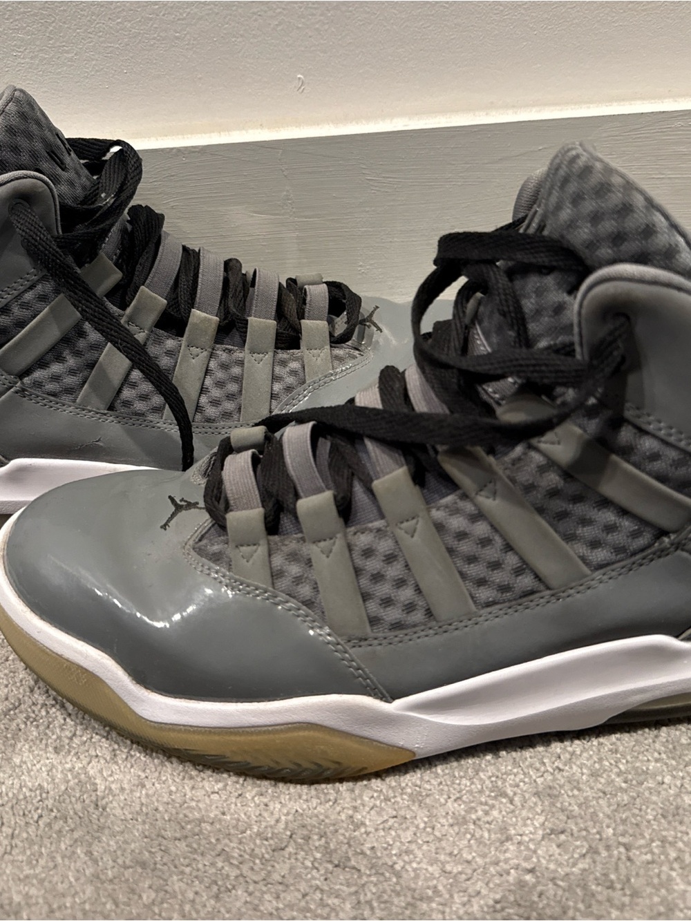 Jordan Max Aura Men’s High-Top Sneakers - Grey/Black